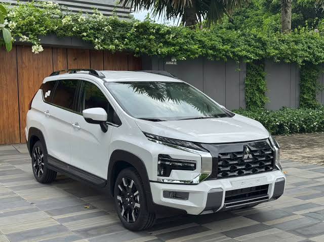 Taxi Cờ Đỏ - Ngoại Thất Xpander